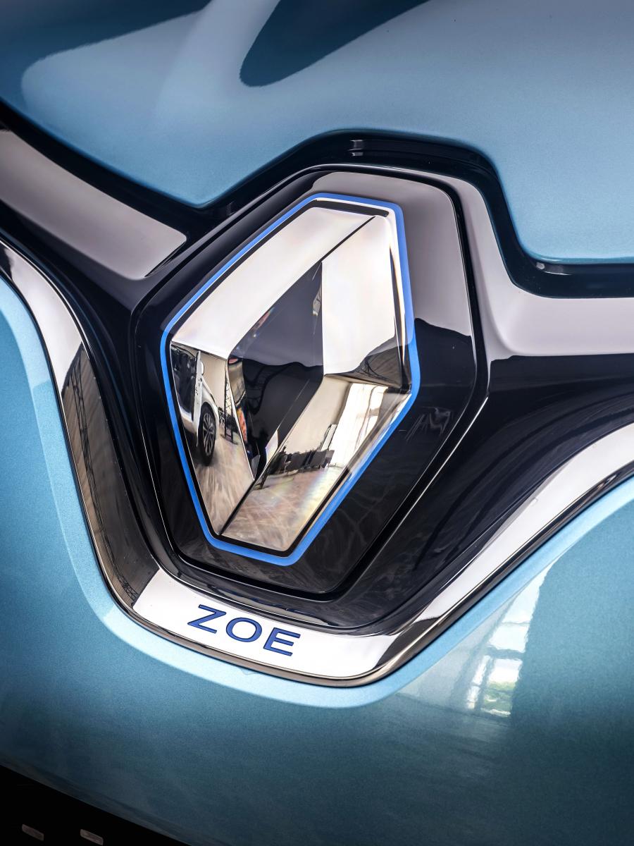 Логотип Renault Zoe 2019 года  (WW) (фото 31 из 40)
